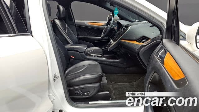 Lincoln MKC, 2015 11