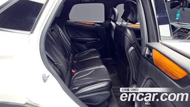 Lincoln MKC, 2015 12