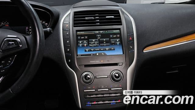 Lincoln MKC, 2015 14