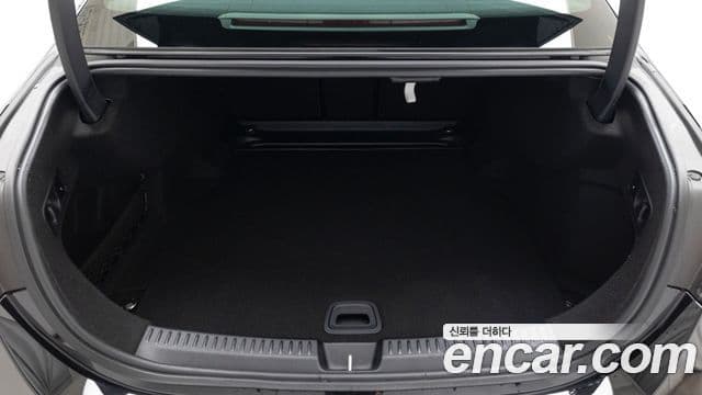 Mercedes-Benz E-класс W214 Exclusive, 2025 11