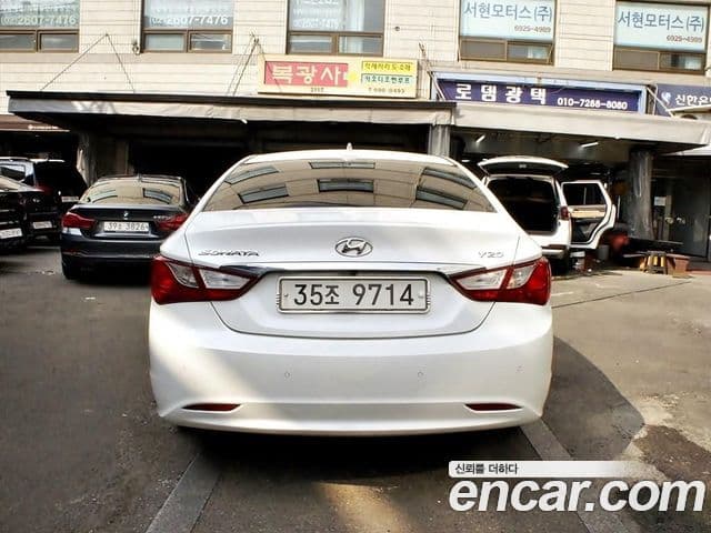 Hyundai YF Sonata Y20 top, 2011 4