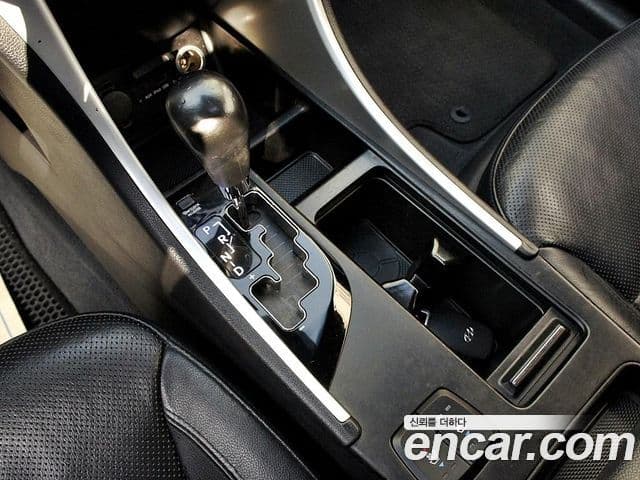 Hyundai YF Sonata Y20 top, 2011 9