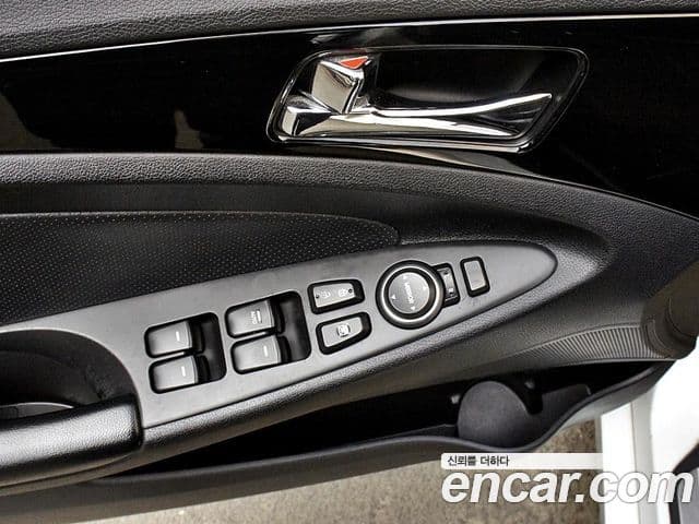 Hyundai YF Sonata Y20 top, 2011 14