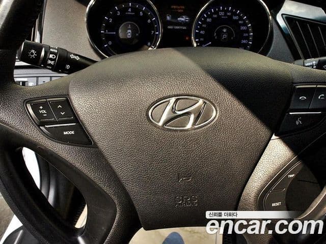 Hyundai YF Sonata Y20 top, 2011 19