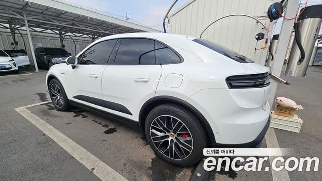 Porsche Macan EV 4S, 2025 2