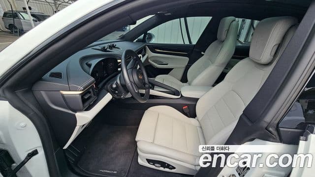 Porsche Macan EV 4S, 2025 7