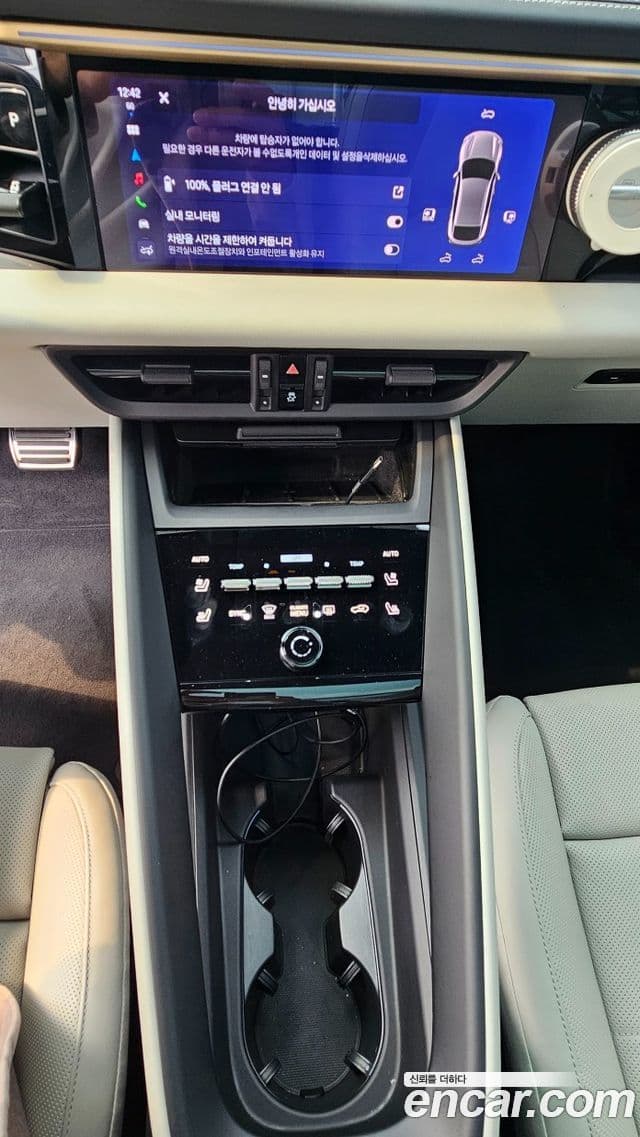 Porsche Macan EV 4S, 2025 9