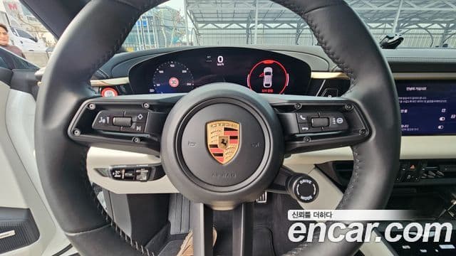 Porsche Macan EV 4S, 2025 12