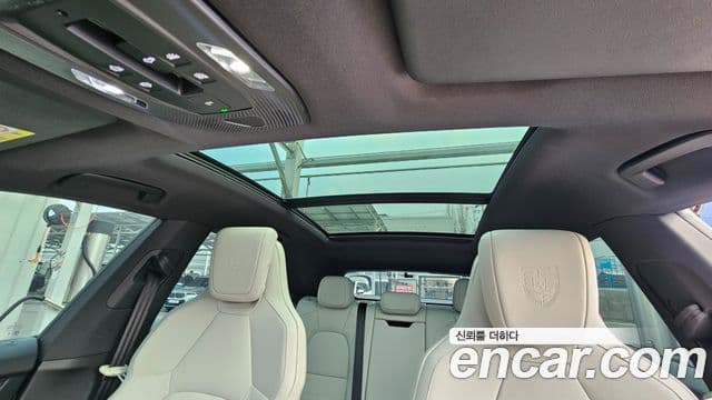 Porsche Macan EV 4S, 2025 15