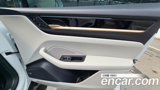 Porsche Macan EV 4S, 2025 20