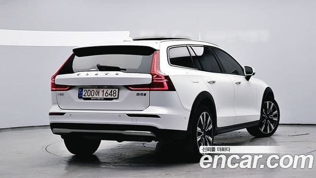 Volvo V60 Cross Country 2세대 B5 Ultimate AWD, 2023 2