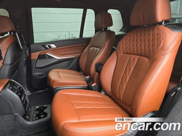 BMW X7 (G07) xDrive 40i M Sport 6인승, 2022 11