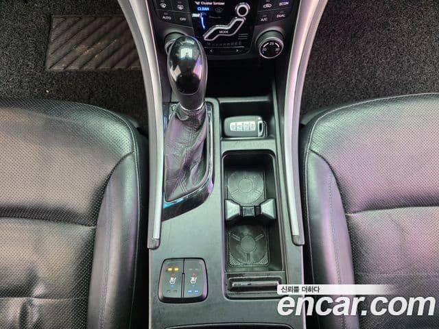 Hyundai Sonata гибрид Premier, 2012 9