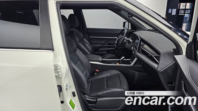 KG모빌리티(SsangYong) Torres T7, 2024 10