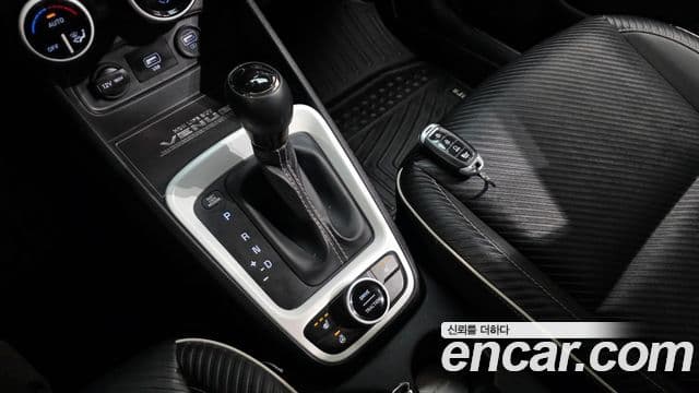 Hyundai Venue 1.6 Flux, 2020 16