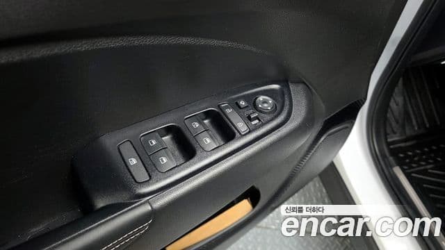 Hyundai Venue 1.6 Flux, 2020 3