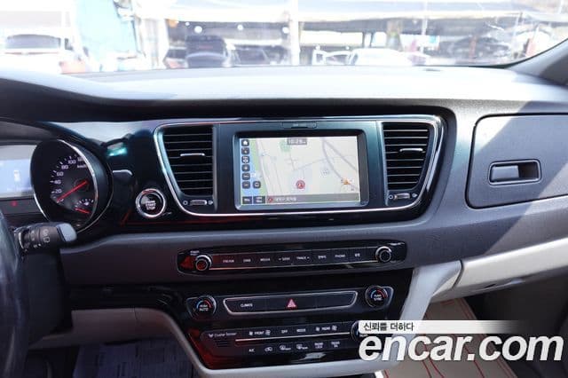 Kia All New Carnival VIP, 2017 13