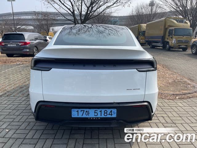 Tesla модель Y Premium Long Range AWD, 2025 4