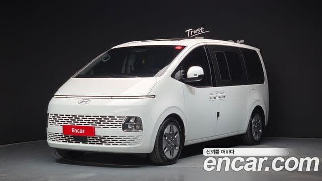 Hyundai Staria Modern, 2025 1