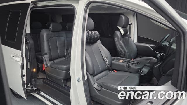 Hyundai Staria Modern, 2025 12