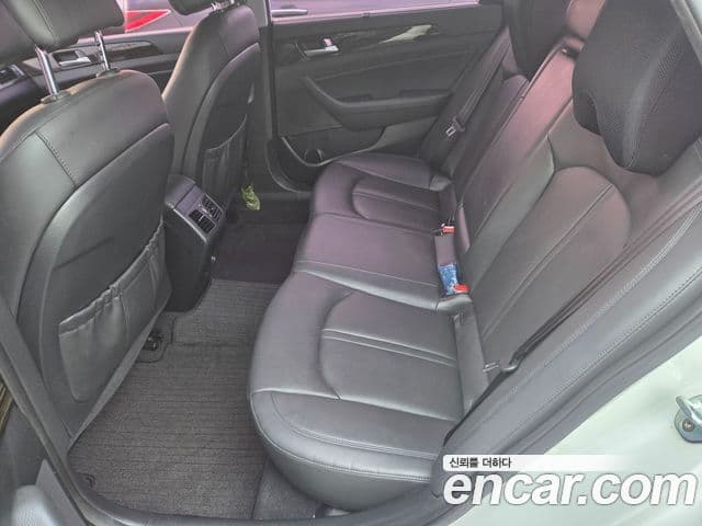 Hyundai LF Sonata Special, 2016 9