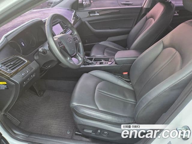 Hyundai LF Sonata Special, 2016 10