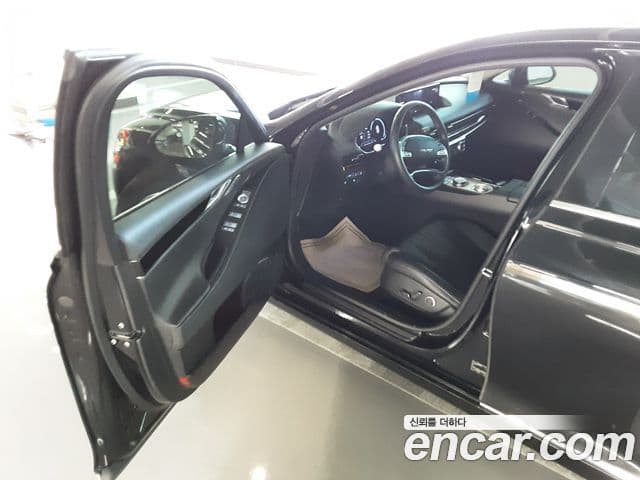 Genesis G80 (RG3) чёрный, 2023 9