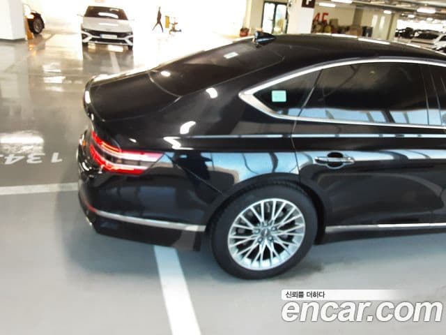 Genesis G80 (RG3) чёрный, 2023 10