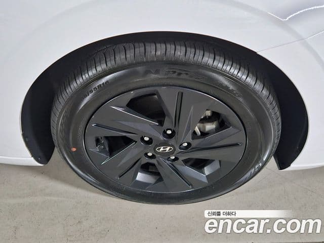 Hyundai Avante гибрид (CN7) Modern, 2022 20