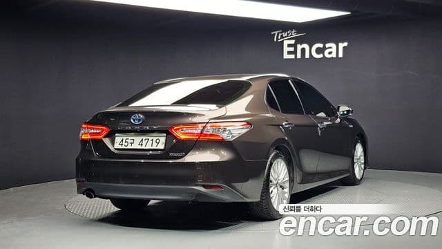 Toyota 캠리 (XV70) 2.5 XLE гибрид, 2019 2