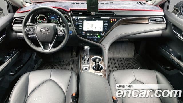 Toyota 캠리 (XV70) 2.5 XLE гибрид, 2019 7