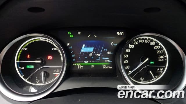 Toyota 캠리 (XV70) 2.5 XLE гибрид, 2019 8