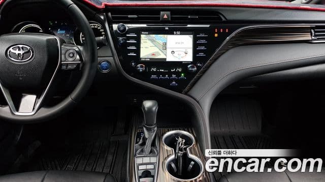 Toyota 캠리 (XV70) 2.5 XLE гибрид, 2019 14