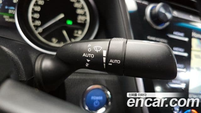 Toyota 캠리 (XV70) 2.5 XLE гибрид, 2019 17