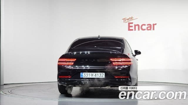 Genesis G80 (RG3) чёрный, 2026 4