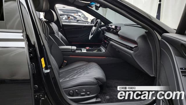 Genesis G80 (RG3) чёрный, 2026 11