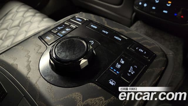 Genesis G80 (RG3) чёрный, 2026 19