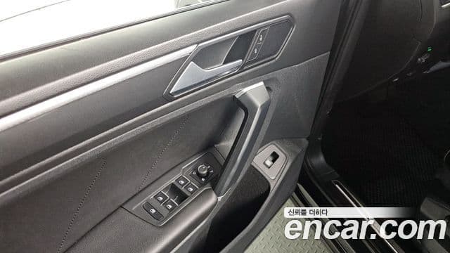Volkswagen Tiguan 2세대 Premium, 2018 17