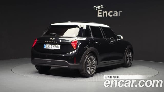 Mini Cooper C 4세대 5도어 Classic, 2025 2