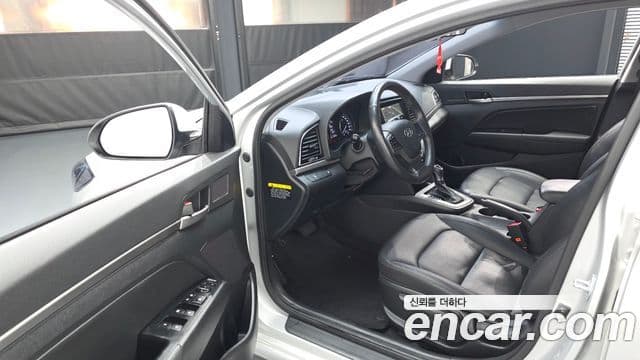 Hyundai Avante AD 1.6 GDI Smart, 2016 10