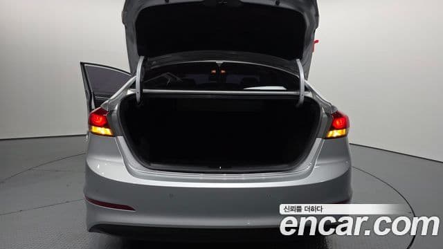 Hyundai Avante AD 1.6 GDI Smart, 2016 20