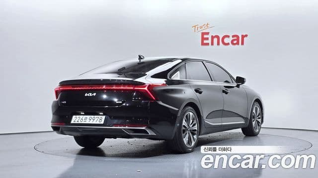 Kia K8 гибрид Signature, 2022 4