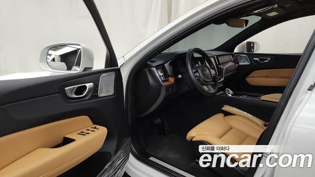 Volvo XC60 2세대 B5 Ultimate Bright, 2024 10