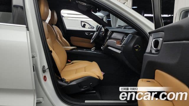 Volvo XC60 2세대 B5 Ultimate Bright, 2024 11