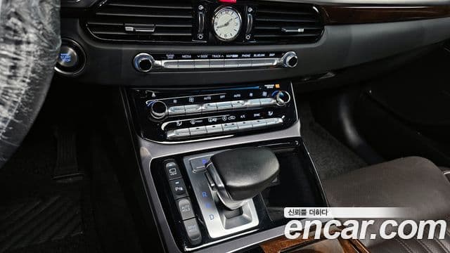 Genesis EQ900 Prestige, 2017 9