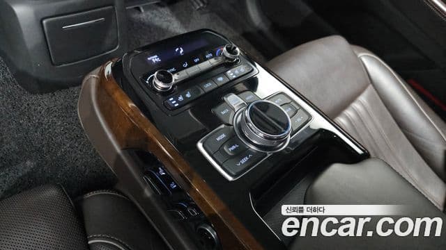 Genesis EQ900 Prestige, 2017 18