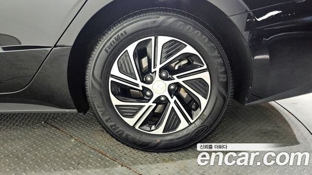 Hyundai Sonata гибрид (DN8) Modern, 2022 все фото