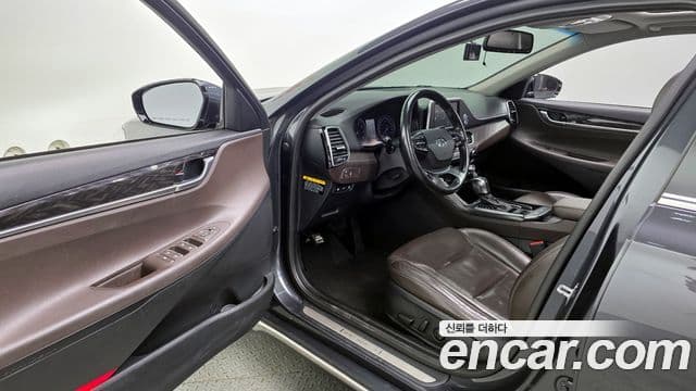 Hyundai Grandeur IG 3.0 LPi Modern (арендный автомобиль), 2019 10