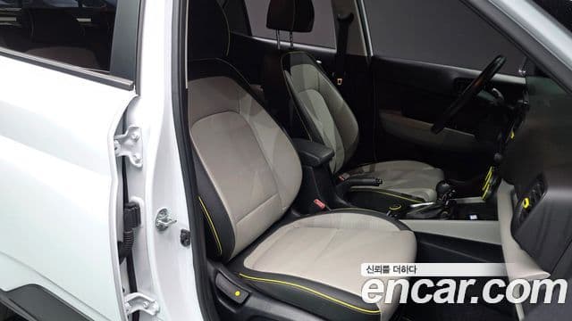 Hyundai Venue 1.6 Flux, 2023 10