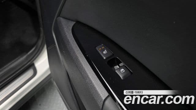 Kia Sportage 5세대 гибрид Signature 4WD, 2023 18